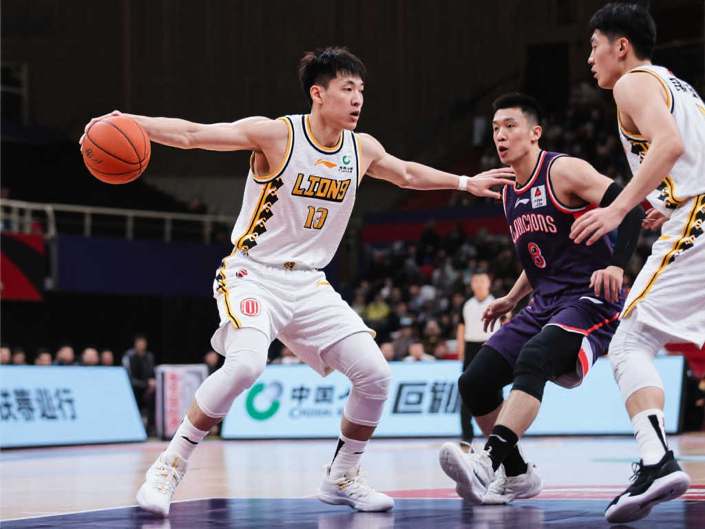 队拉开比分 队拉开比分